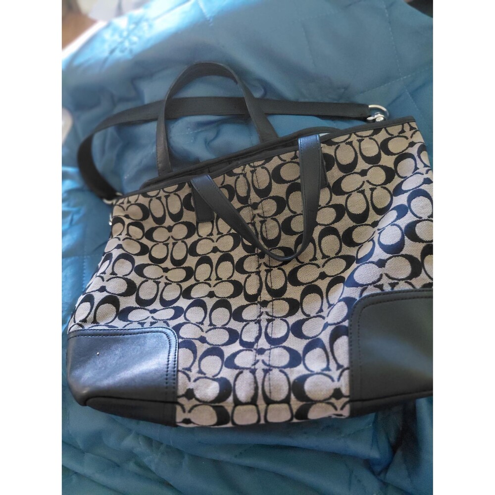 Coach Hadley Signature Bag